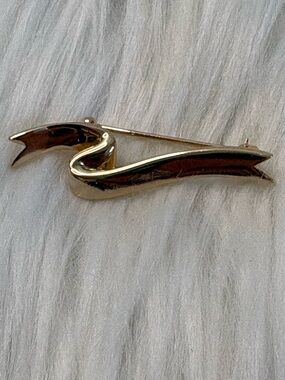 Avon Gold-Tone Sculptural Wave Brooch